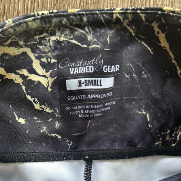 CVG Constantly Varied Gear Gold Marble Capri Leggings - Picture 3 of 4